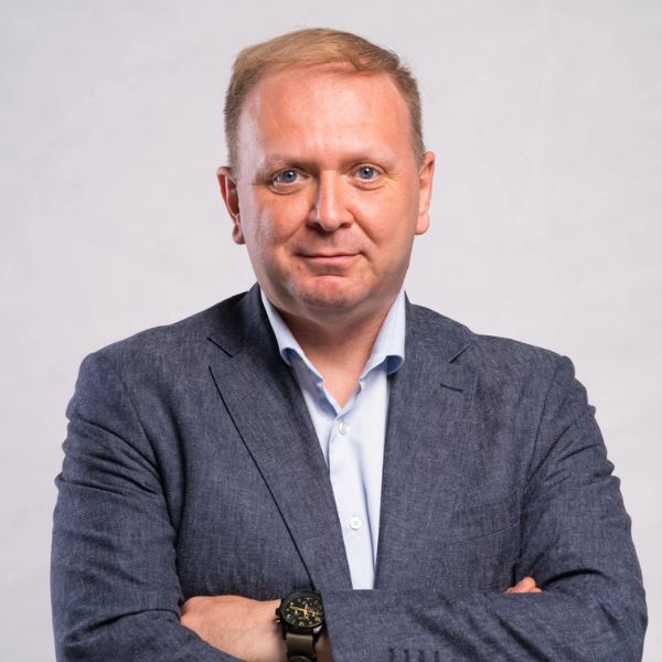 lektor_Branislav Šarmír